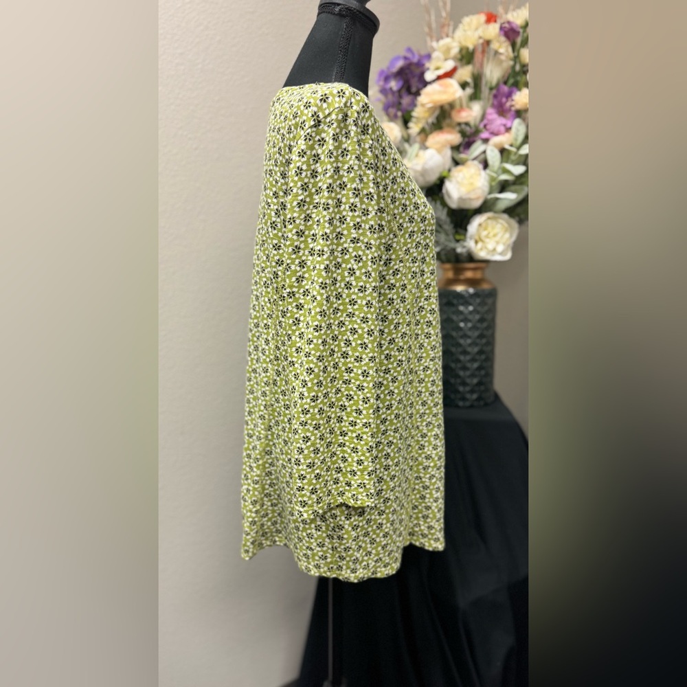 J. Jill Classy Chic Green and Black Floral Long Sleeve Top Size Large - Picture 2 of 6